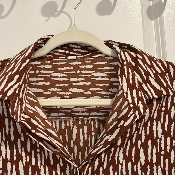 Patterned Blouse - Picture 4 of 5